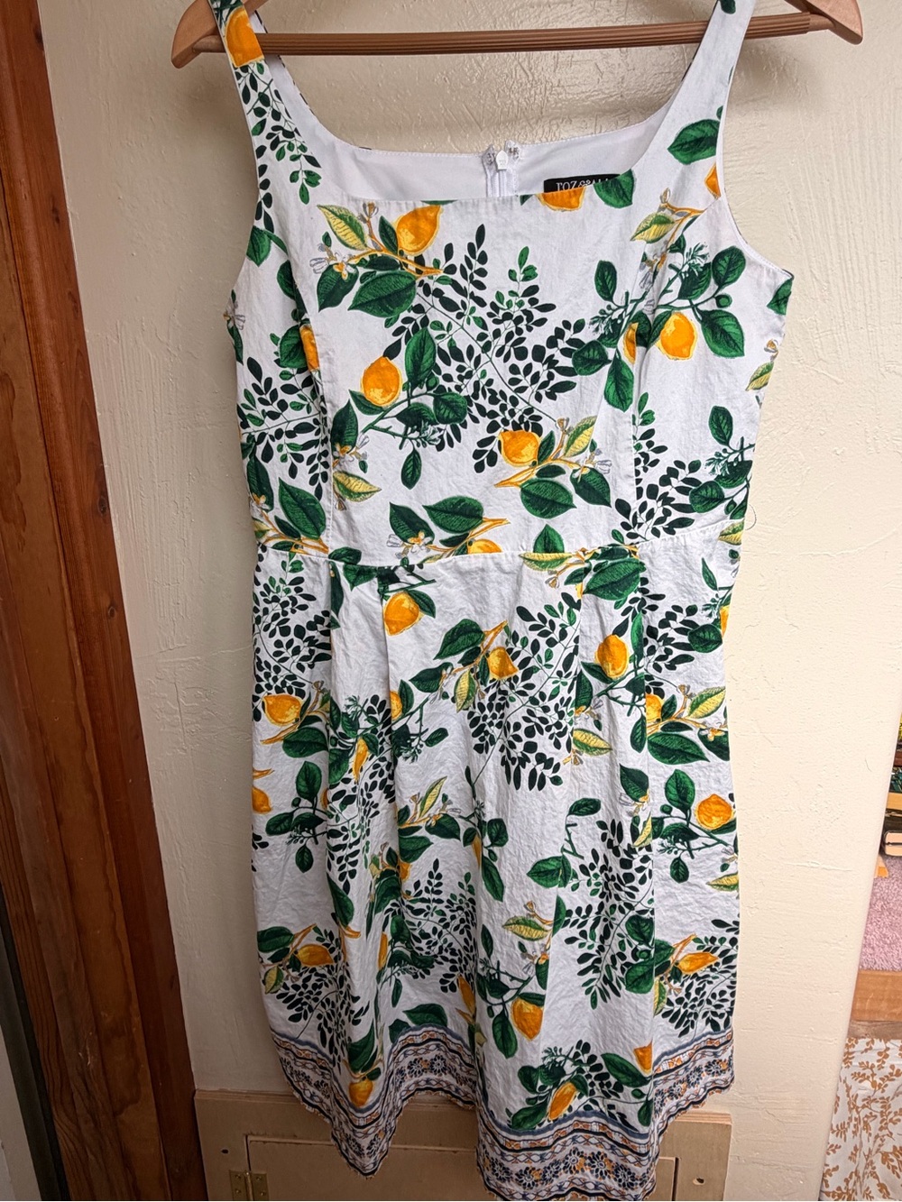 Sleeveless White Lemon-Print Midi Dress